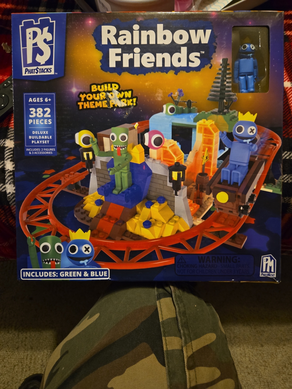 Rainbow Friends Deluxe Buildable Theme Park Playset - Green & Blue
